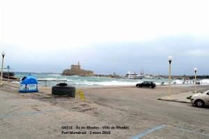 139- Rhodes ville et port d'honneur